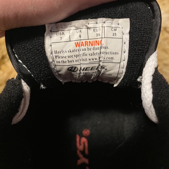 Heelys (size 7, Adult) - Picture 3 of 4